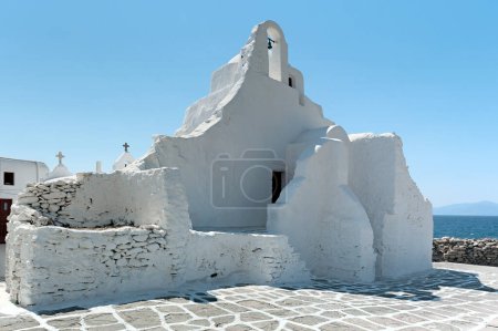 Téléchargez les photos : Vieille église de Panagia Paraportiani sur l'île de Mykonos en Grèce - en image libre de droit