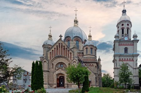 Téléchargez les photos : Église gréco-catholique de Saint Michel l'Archange à Tovste Ukraine - en image libre de droit