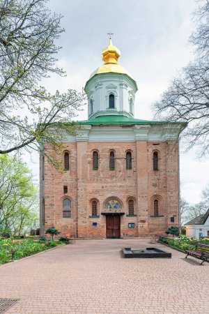 Téléchargez les photos : Ancienne cathédrale Saint-Michel du monastère de Vydubychi, Kiev, Ukraine - en image libre de droit