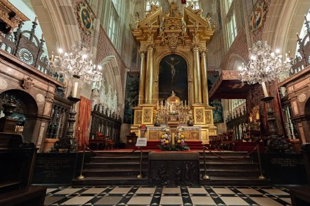 Téléchargez les photos : Fragment de l'intérieur de la cathédrale Wawel à Cracovie Pologne - en image libre de droit