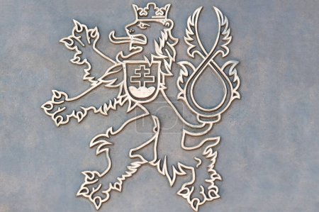 Téléchargez les photos : Lion héraldique avec couronne, symbole historique de la République tchèque - en image libre de droit
