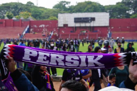 Foto de Los partidarios de Persik Kediri. Persik es uno de los clubes de fútbol de Indonesia. - Imagen libre de derechos