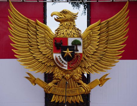 Foto de Garuda Pancasila (indonesio cinco principios) con un fondo natural - Imagen libre de derechos