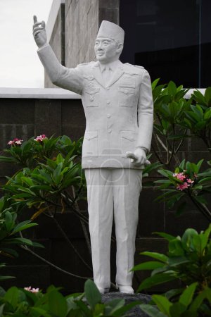 Téléchargez les photos : La statue de Bung Karno, premier président indonésien - en image libre de droit