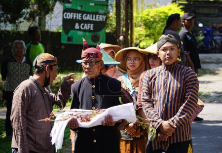 Foto de The ceremony of Manten Kopi (Coffee marriage). Manten Kopi is one of the rituals for the coffee harvest in Indonesia - Imagen libre de derechos