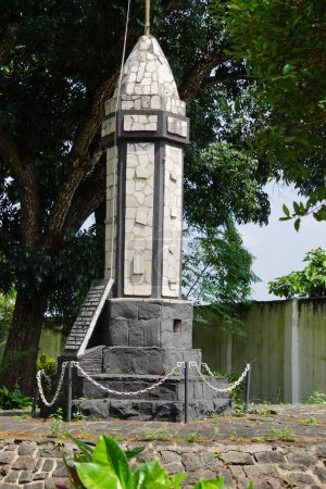 Téléchargez les photos : Potlot Monument (Monument au crayon). appelé le monument Potlot parce que la plupart des combattants ont 14-16 ans - en image libre de droit