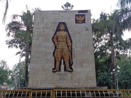 Foto de Monumento al Capitán Kasihin Hadi Soetomo. Es uno de los héroes indonesios - Imagen libre de derechos