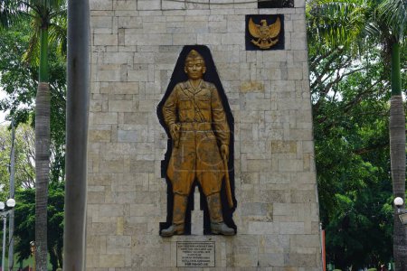 Foto de Monumento al Capitán Kasihin Hadi Soetomo. Es uno de los héroes indonesios - Imagen libre de derechos