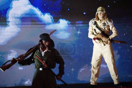 Foto de La representación teatral para conmemorar la lucha de las tropas de PETA en Blitar - Imagen libre de derechos
