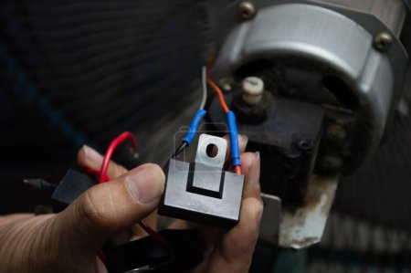 Foto de Condensadores en el circuito del motor del ventilador - Imagen libre de derechos