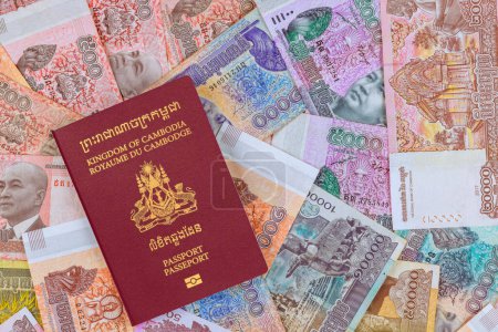 Monnaie nationale cambodgienne se compose de différentes dénominations de billets Riels dans le Royaume du Cambodge passeport