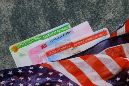 Résident permanent avec permis de séjour, carte d'autorisation de travail, carte de résident permanent exige les documents suivants pour vivre confortablement aux États-Unis