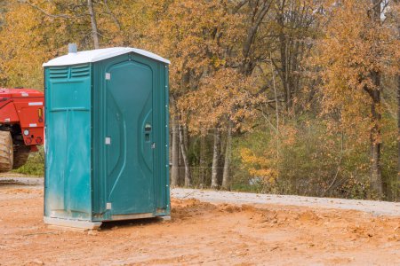 Toilet for workers at construction sites that are portable transportable