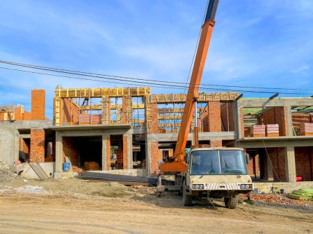 When ranch style condo is under construction, it is usually constructed of bricks