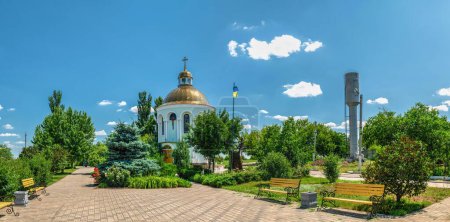 Téléchargez les photos : Dobroslav, Ukraine 06.17.2023. Allée de la mémoire à Dobroslav, région d'Odessa, Ukraine, par une journée d'été ensoleillée - en image libre de droit