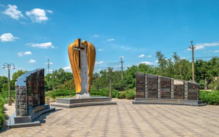 Téléchargez les photos : Dobroslav, Ukraine 06.17.2023. Mémorial aux victimes de l'Holodomor à Dobroslav, région d'Odessa, Ukraine, par une journée ensoleillée d'été - en image libre de droit
