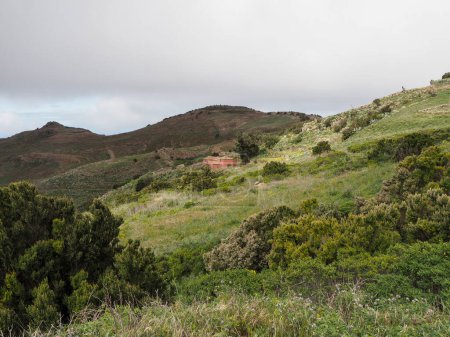 Teneriffa, Spanien: Hügeliges Panorama des Inselinneren in der Region Teno Alta.