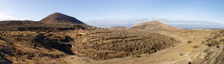 Foto de Lanzarote, España: Ciudad estratificada en el desierto - Imagen libre de derechos