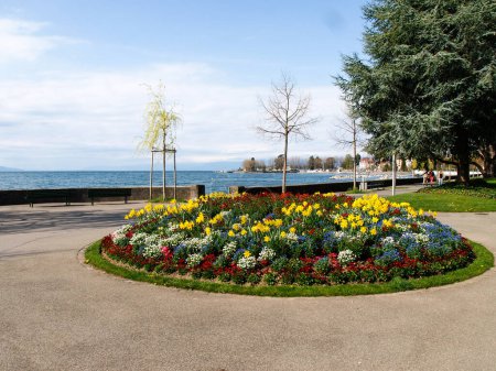 Lausanne, Switzerland: Landscaped lakefront with flowers