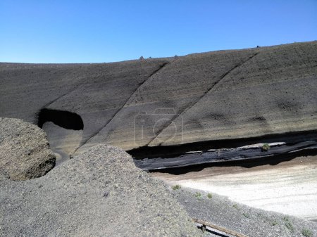 Teneriffa, Spanien: Teide-Nationalpark, besondere Lava-Formation mit hellen und dunklen Linien