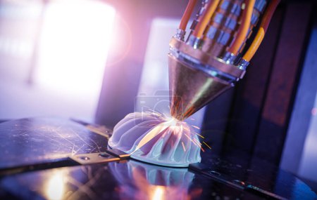 Téléchargez les photos : Une imprimante 3D moderne imprime une turbine métallique. L'avenir de la fabrication de pièces de machines. - en image libre de droit