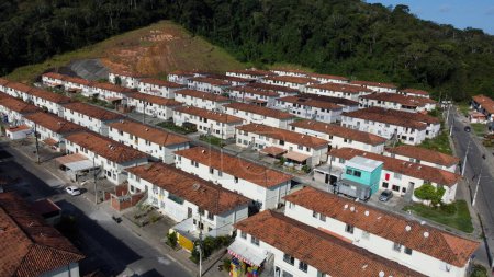 Foto de Ilheus, bahia, Brasil - 7 de octubre de 2022: vivienda asequible en un condominio de proyectos de vivienda del gobierno federal en la ciudad de Ilheus. - Imagen libre de derechos