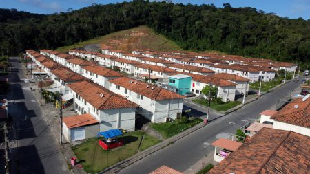 Foto de Ilheus, bahia, Brasil - 7 de octubre de 2022: vivienda asequible en un condominio de proyectos de vivienda del gobierno federal en la ciudad de Ilheus. - Imagen libre de derechos