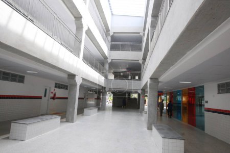 Foto de Salvador, bahia, brazl - 21 de octubre de 2022: vista de una escuela pública en construcción en la ciudad de Salvador. - Imagen libre de derechos