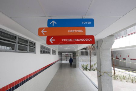 Foto de Salvador, bahia, brazl - 21 de octubre de 2022: vista de una escuela pública en construcción en la ciudad de Salvador. - Imagen libre de derechos