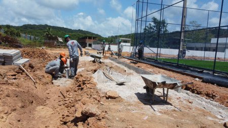 Foto de Ilheus, bahia, Brasil - 7 de octubre de 2022: construcción de una escuela pública estatal a tiempo completo en la ciudad de Ilheus. - Imagen libre de derechos