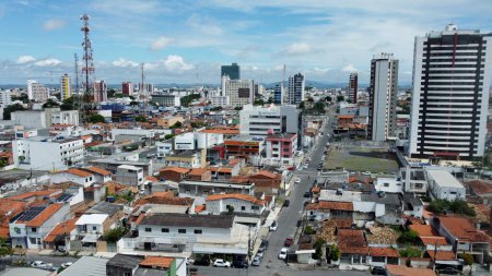 Téléchargez les photos : Feira de santana, bahia, brésil - 23 avril 2023 : Vue aérienne de la ville de Feira de Santana - en image libre de droit