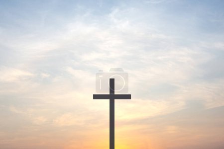 Téléchargez les photos : La Croix au fond du ciel - en image libre de droit