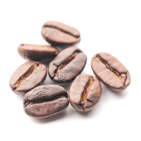 Téléchargez les photos : Café en grains Isolé sur fond blanc - en image libre de droit
