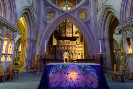 Foto de Wells.Somerset.Reino Unido.23 de octubre de 2022.Vista de los arcos de tijera dentro de la catedral de Wells en Somerset - Imagen libre de derechos
