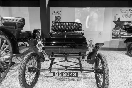 Foto de Sparkford.Somerset.Reino Unido.26 de marzo de 2023.Un Oldsmobile Model R de 1903 se exhibe en el Haynes Motor Museum de Somerset - Imagen libre de derechos
