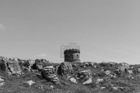 Téléchargez les photos : Photo du temple Solomons à Buxton Country Park dans le Peak District - en image libre de droit