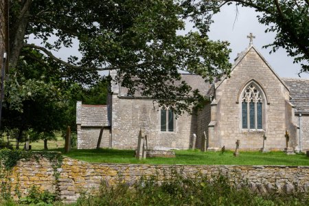 Téléchargez les photos : Photo de l'église St Marys dans le village de Tyneham dans le Dorset - en image libre de droit