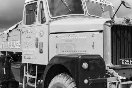 Foto de Low Ham.Somerset.Reino Unido.23 de julio de 2023.Un Scammell Mountaineer de 1960 se exhibe en el espectáculo de vapor y country de Somerset - Imagen libre de derechos