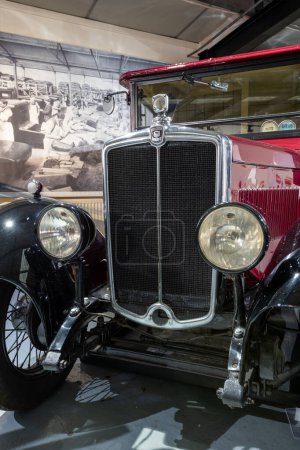 Téléchargez les photos : Sparkford.Somerset.Royaume-Uni.7 janvier 2024.Un van Morris Minor de 1935 est exposé au Haynes Motor Museum à Somerset - en image libre de droit