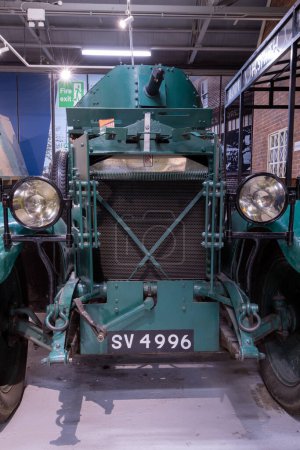 Foto de Bovington.Dorset.Reino Unido.25 de febrero de 2024.Un automóvil blindado Rolls Royce de 1920 se exhibe en el Museo de Tanques de Dorset - Imagen libre de derechos