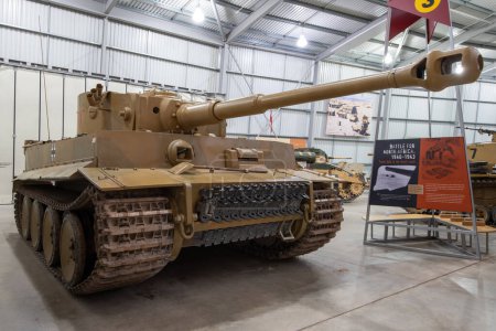 Téléchargez les photos : Bovington.Dorset.Royaume-Uni.25 février 2024.Un char Tigre de la deuxième guerre mondiale est exposé au Tank Museum à Dorset - en image libre de droit