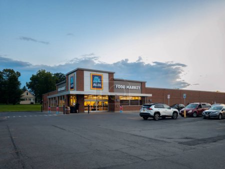 Photo for Yorkville, New York - Aug 22, 2023: Wide Landscape View of Aldi Food Market. - Royalty Free Image