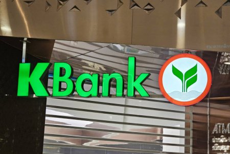 Téléchargez les photos : BANGKOK, THAÏLANDE - 03 SEPTEMBRE 2023 : KBank Sign. KBank ou Kasikornbank est un groupe bancaire thaïlandais fondé le 8 juin 1945.. - en image libre de droit