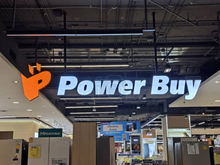Téléchargez les photos : BANGKOK, THAÏLANDE - 12 OCTOBRE 2023 : Power Buy Sign. Power Buy est le premier détaillant d'électronique en Thaïlande. Créé en 1996. - en image libre de droit