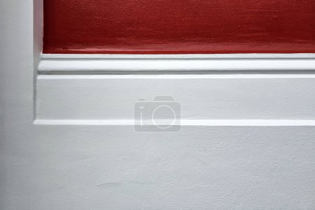 Téléchargez les photos : Peinture blanche et rouge minimale Texture murale en béton pour arrière-plan. - en image libre de droit