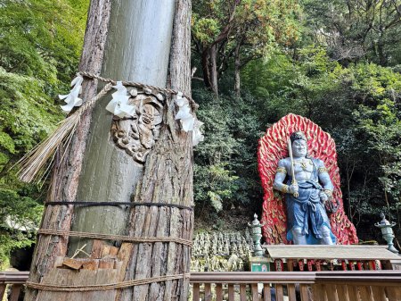 Photo for FUKUOKA, JAPAN - NOVEMBER 14, 2023: Wooden sculpture of Kaminari god on truck that, struck by lightning at Nanzoin Temple where is landmark of Sasaguri, Fukuoka, Japan. - Royalty Free Image
