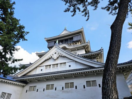 Téléchargez les photos : KITAKYUSHU, JAPON - 15 NOVEMBRE 2023 : Le château de Kokura est un ancien château de Kitakyushu, au Japon. Il a été construit en 1602. - en image libre de droit