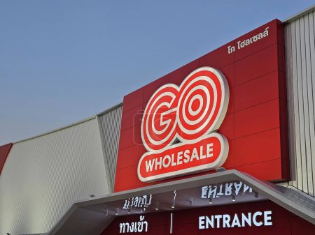 Photo for BANGKOK, THAILAND - JANUARY 20, 2024: Go Wholesale sign. It is a famous wholesale center in Thailand where is operated by by Central Retail Corporation. - Royalty Free Image