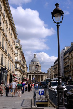 Foto de París, Francia - 28 de agosto de 2022: Paisaje del Panteón París, donde se encuentra un famoso monumento de París, Francia. - Imagen libre de derechos