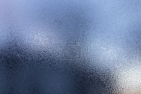 Téléchargez les photos : Fenêtre avec condensat ou vapeur, texture, fond - en image libre de droit